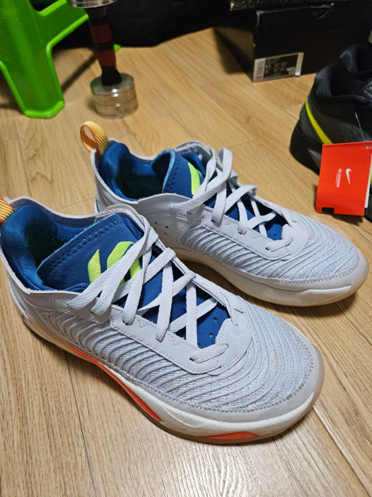 루카1 265사이즈 극미중고--1