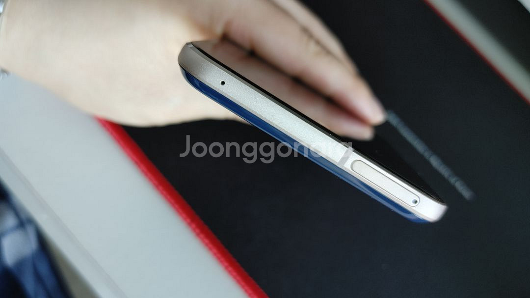 LG V60 티모바일 팝니다.--6