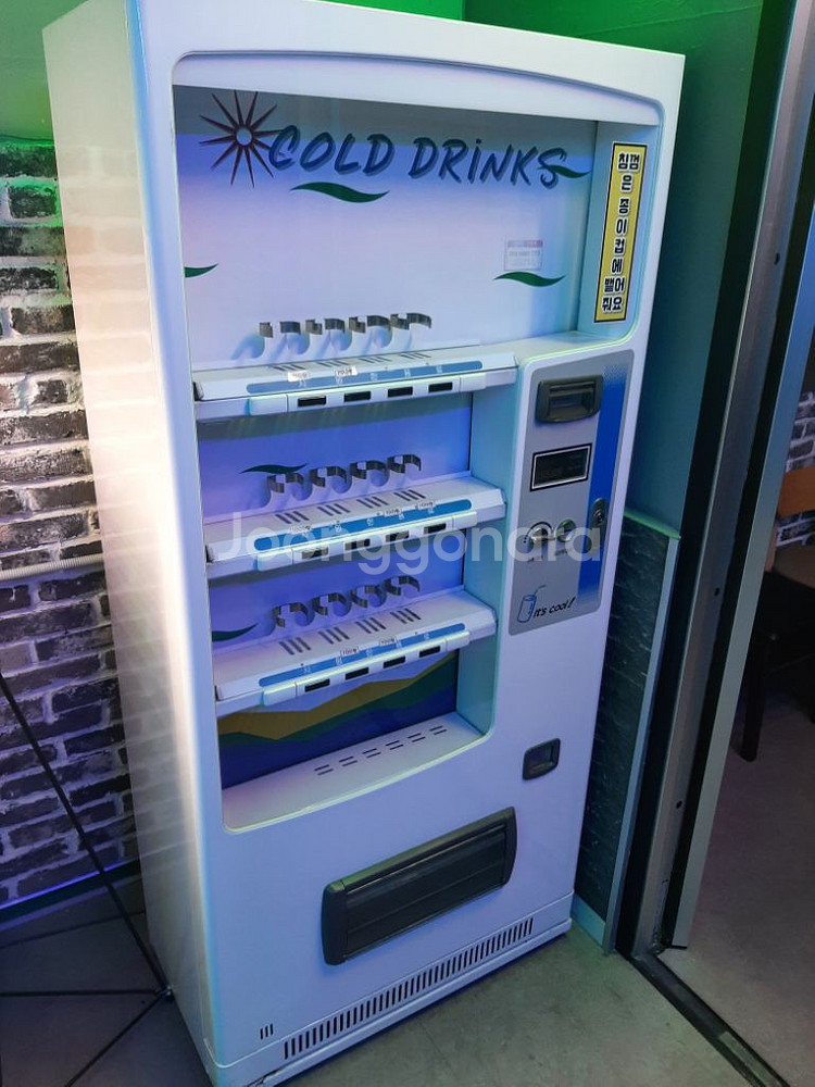음료자판기 캔자판기 팝니다.--1