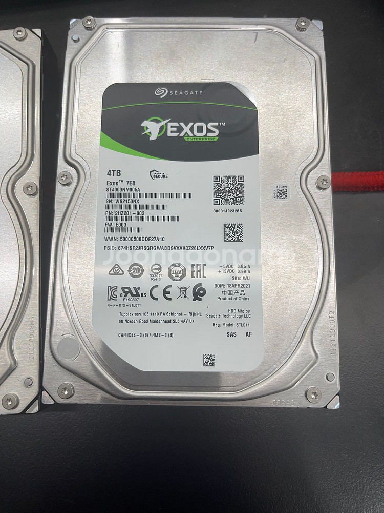 씨게이트 기업용 4TB SAS 디스크 입니다.--0