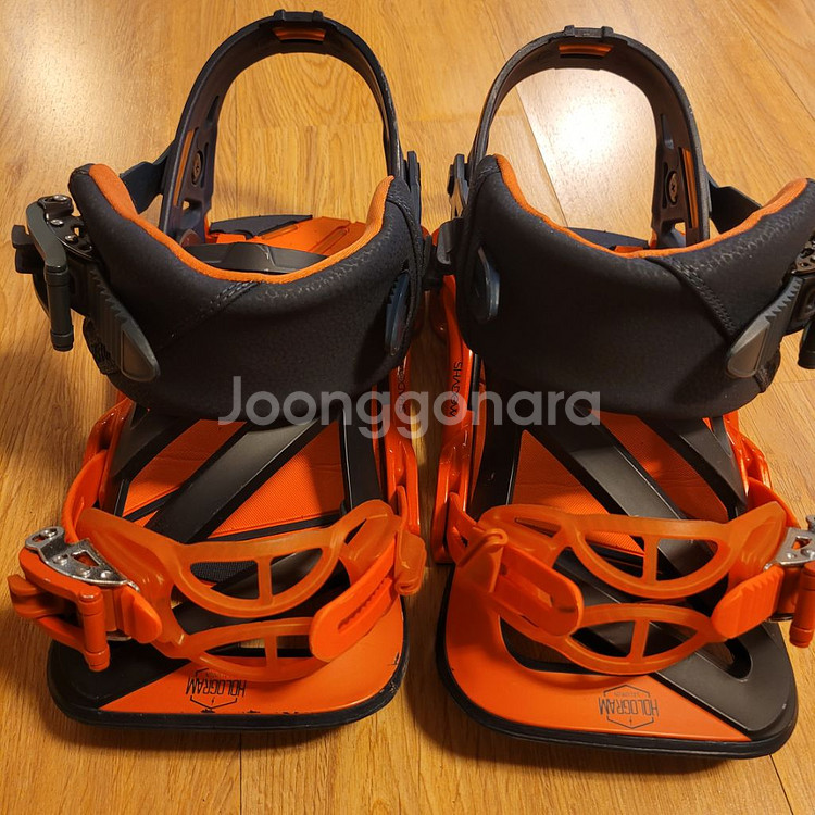 살로몬 홀로그램 스노우보드 바인딩 s사이즈 (여성용)--1