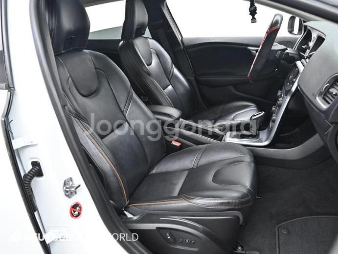 @18년식 V40 크로스컨트리 D3 모멘텀 전국최저가--9