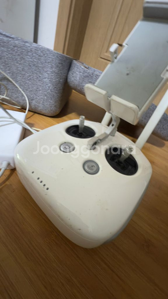 DJI 팬텀4 배터리, 충전기 무선조정기 박스까지--4