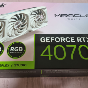 이엠텍 RTX 4070 super 미라클 3팬 팝니다.