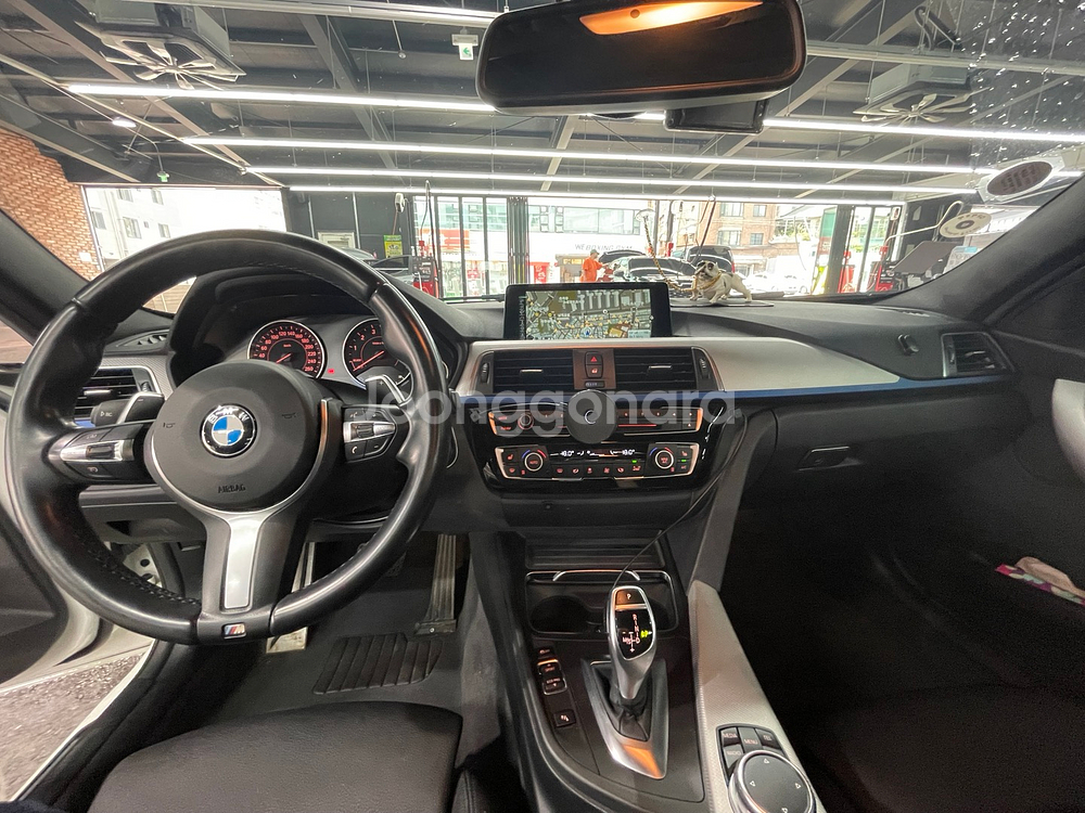 2016년 후기형 BMW 320i MSP 판매합니다.--8
