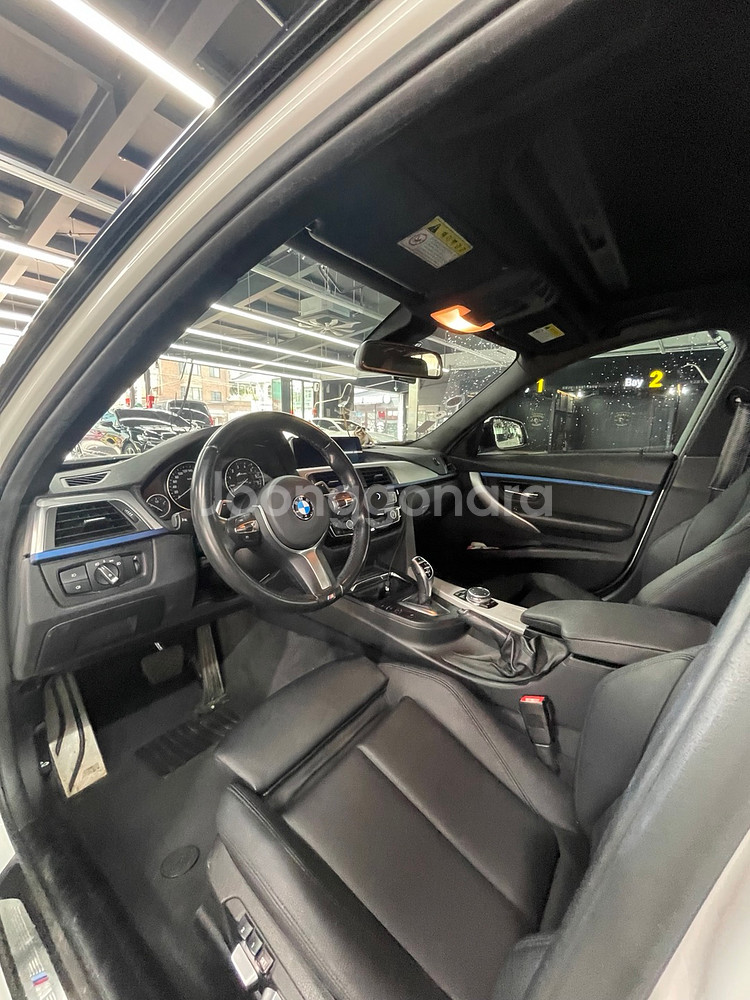 2016년 후기형 BMW 320i MSP 판매합니다.--6