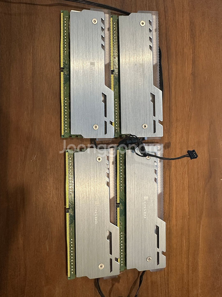 삼성램 ddr4 2666 16g 2개 RGB방열판포함--1