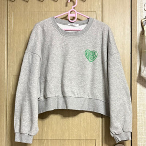 하트레터링 루즈핏 세미크롭 기모맨투맨