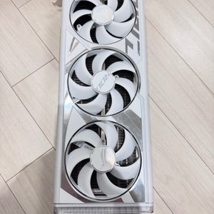 asus rtx4080 super strix 화이트