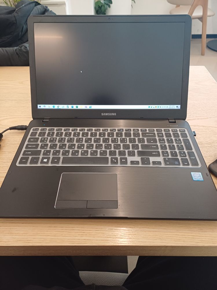 NT500R5W-KD2S 삼성 노트북 사무용 팝니다.--0