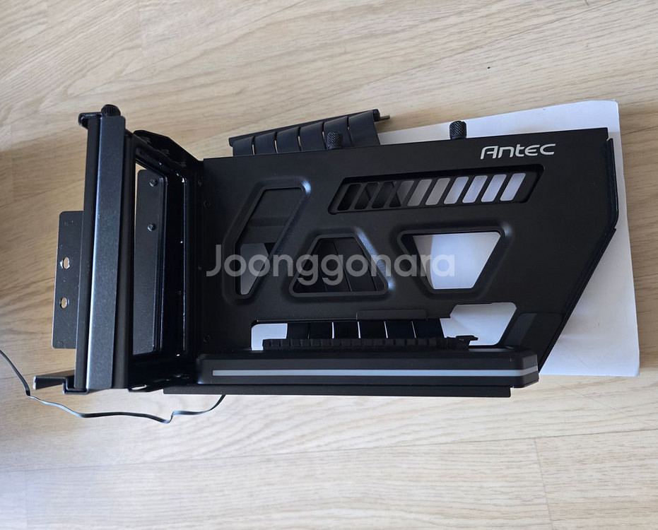 ANTEC SWIFT 수직 라이저 RGB--1