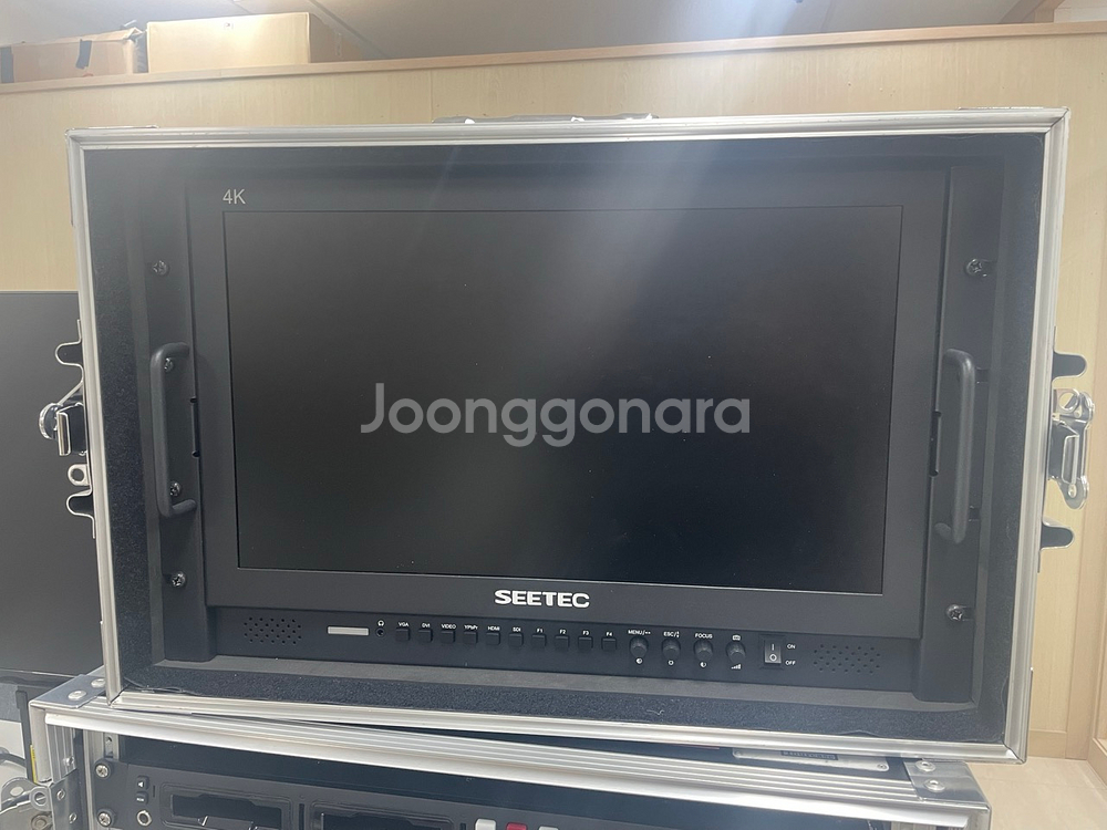 씨텍 17인치 방송용 모니터--0