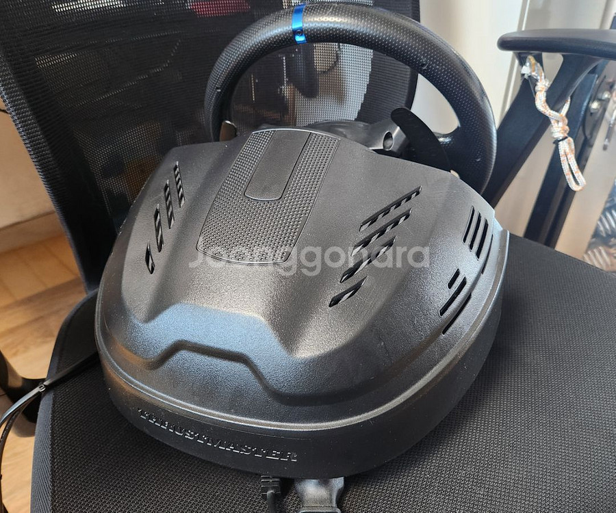 트러스트마스터 T300 rs 2페달 레이싱휠--1