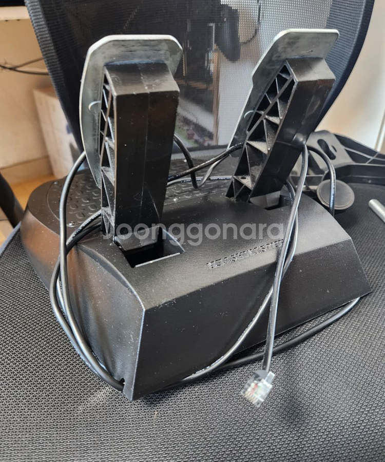 트러스트마스터 T300 rs 2페달 레이싱휠--4