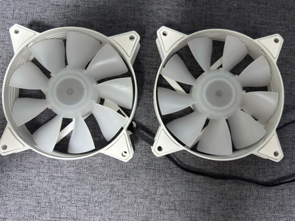 다크플래쉬 c6s 120 rgb 화이트--1