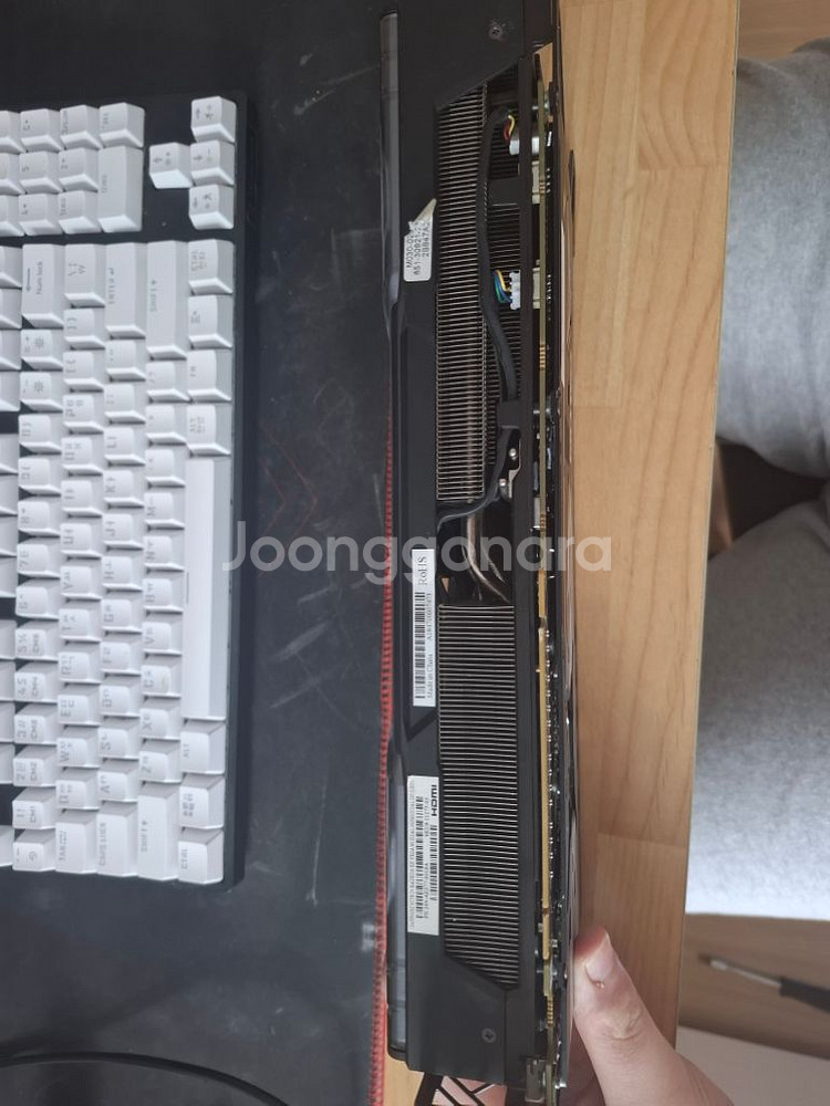 사파이어 니트로 베가64 vega64 그래픽카드--1