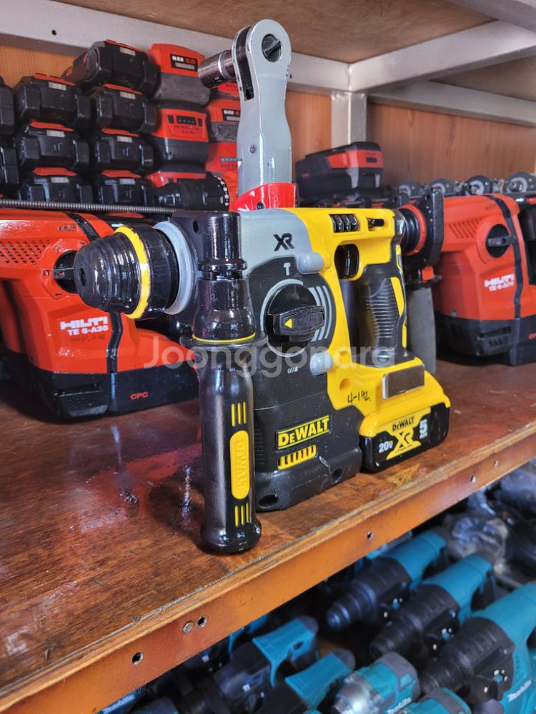 디월트충전함마드릴DCH273AVR.로타리 앙카드릴.A4--3