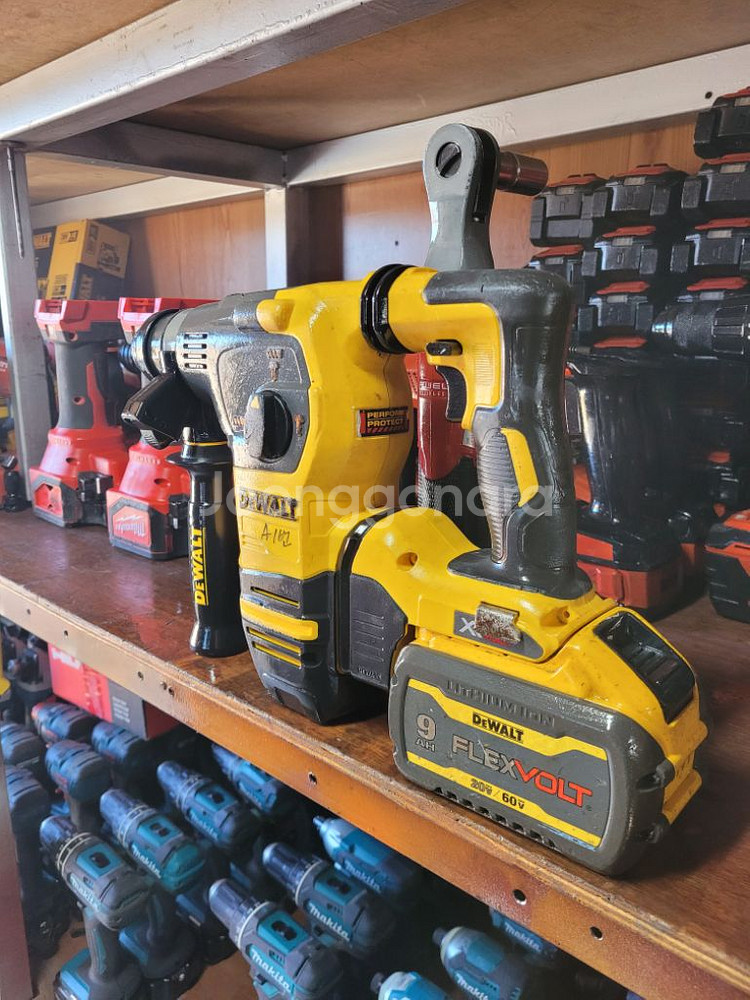 디월트충전함마드릴 DCH333 .앙카드릴 A-1번--2