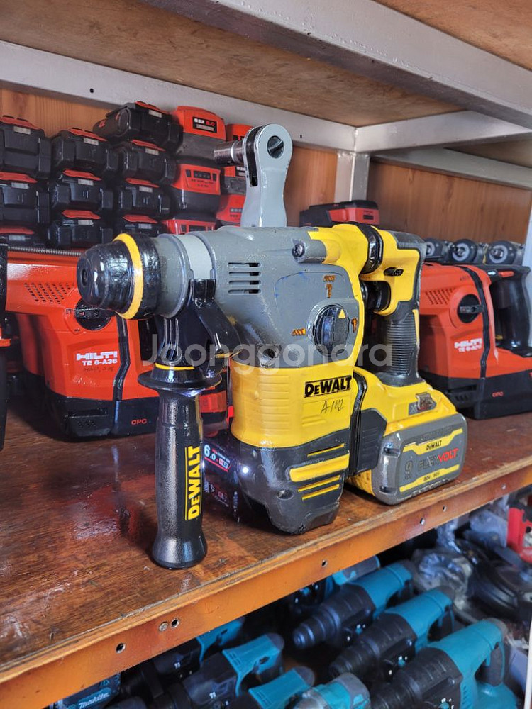 디월트충전함마드릴 DCH333 .앙카드릴 A-1번--1