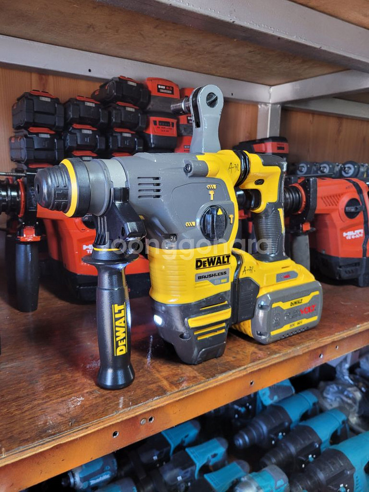 디월트충전함마드릴 DCH333AVR .앙카드릴 A-31--1