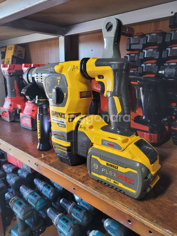 디월트충전함마드릴 DCH333AVR .앙카드릴 A-31--2