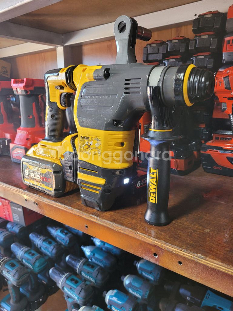 디월트충전함마드릴 DCH333AVR .앙카드릴 A-31--4