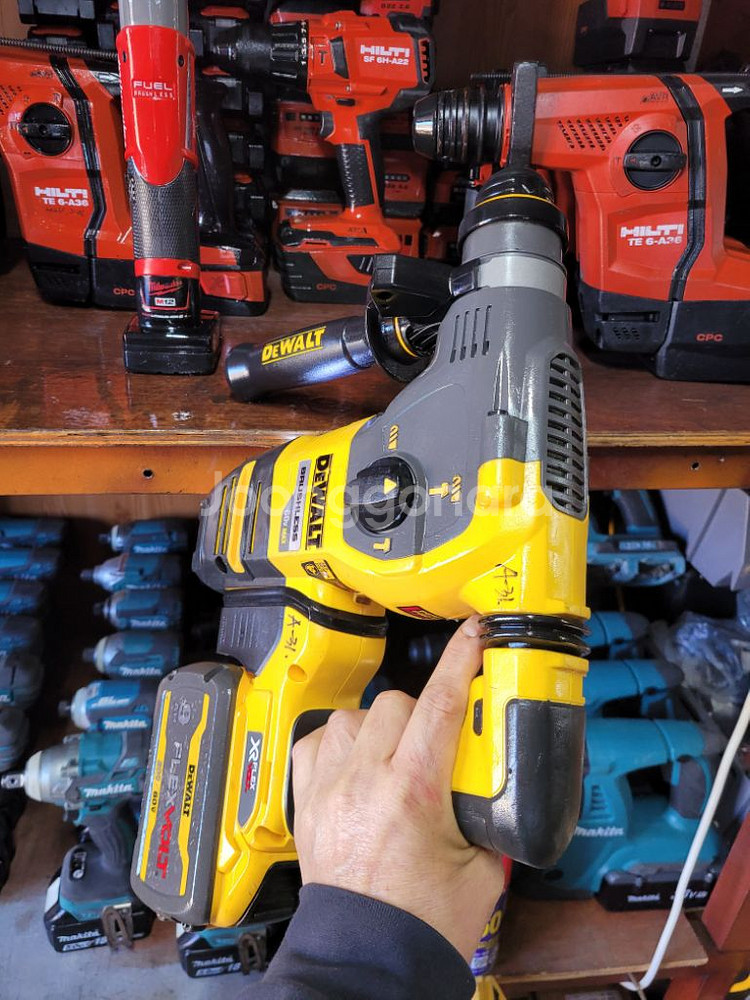 디월트충전함마드릴 DCH333AVR .앙카드릴 A-31--6