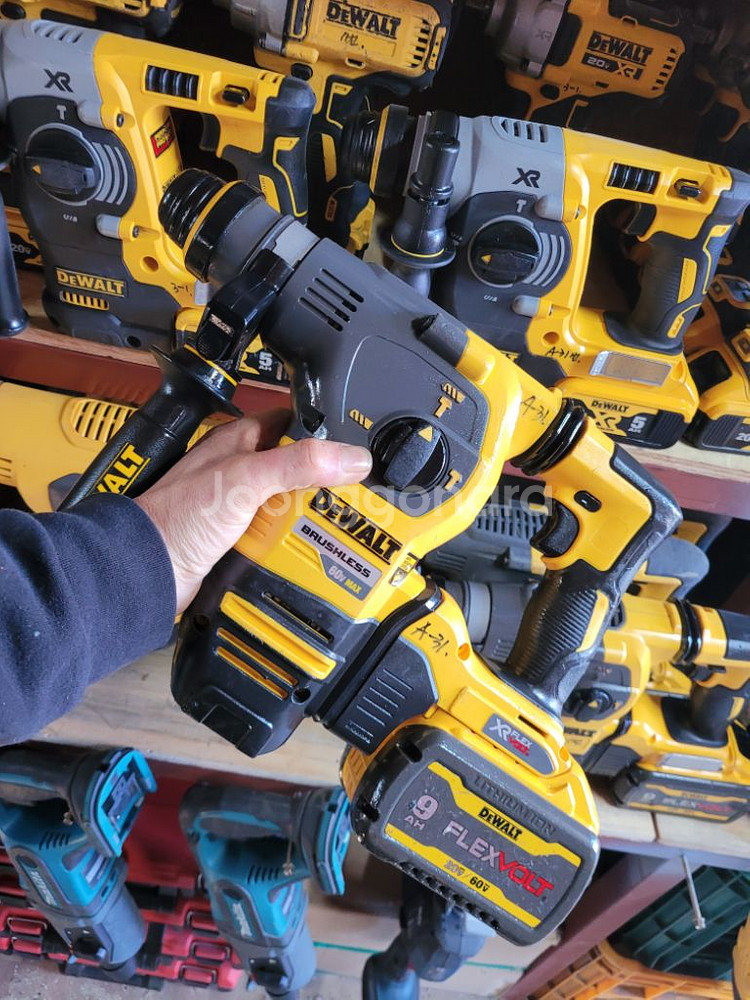 디월트충전함마드릴 DCH333AVR .앙카드릴 A-31--9