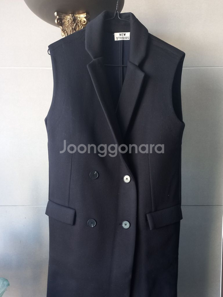 NEW STUDIOS 롱베스트 블랙 새제품--2