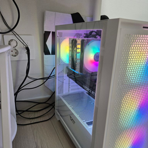 7800x3d 4070super 고사양 컴퓨터 판매