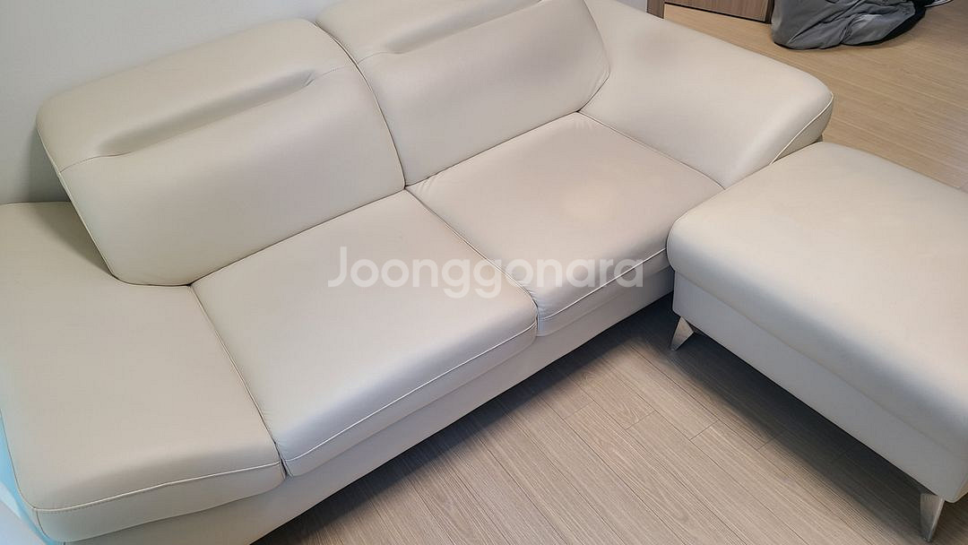 올리 3인 무빙 헤드레스트 가죽 소파+스툴 세트--1