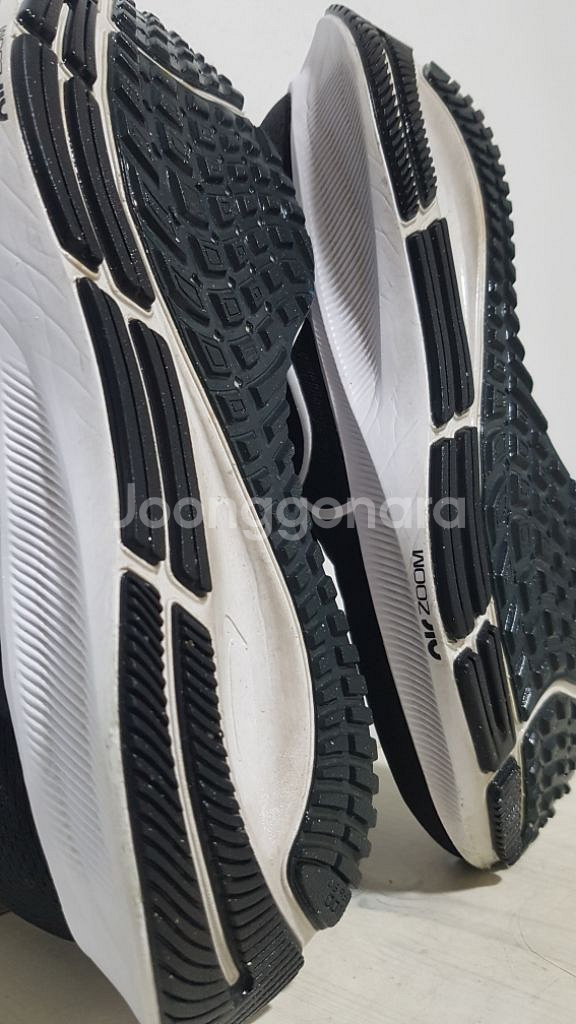 택포 255 size NIKE 줌에어 경량 왕쿠션화--9