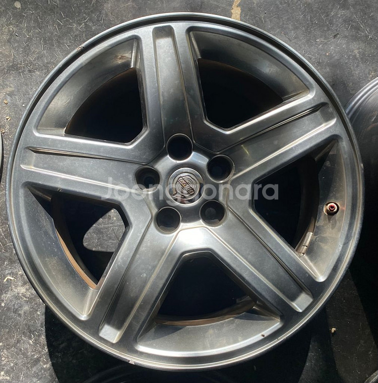 300C 18인치휠타이어 중고 4개--0