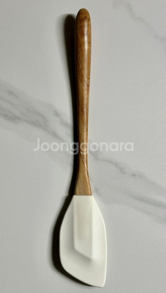 스타우브 화이트 실리콘 원목 스파출라 새상품 (단종)--1