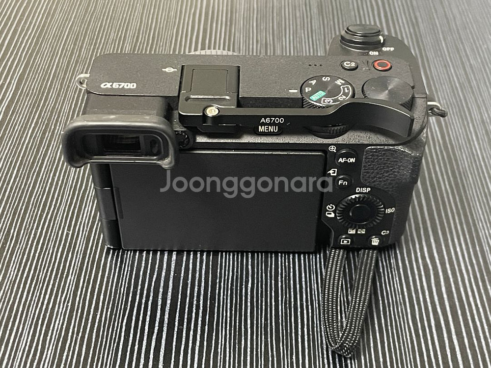 소니 a6700 바디단품 7천컷 이하 + 소니64기가정--1