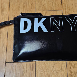 새상품) DKNY 클러치 파우치