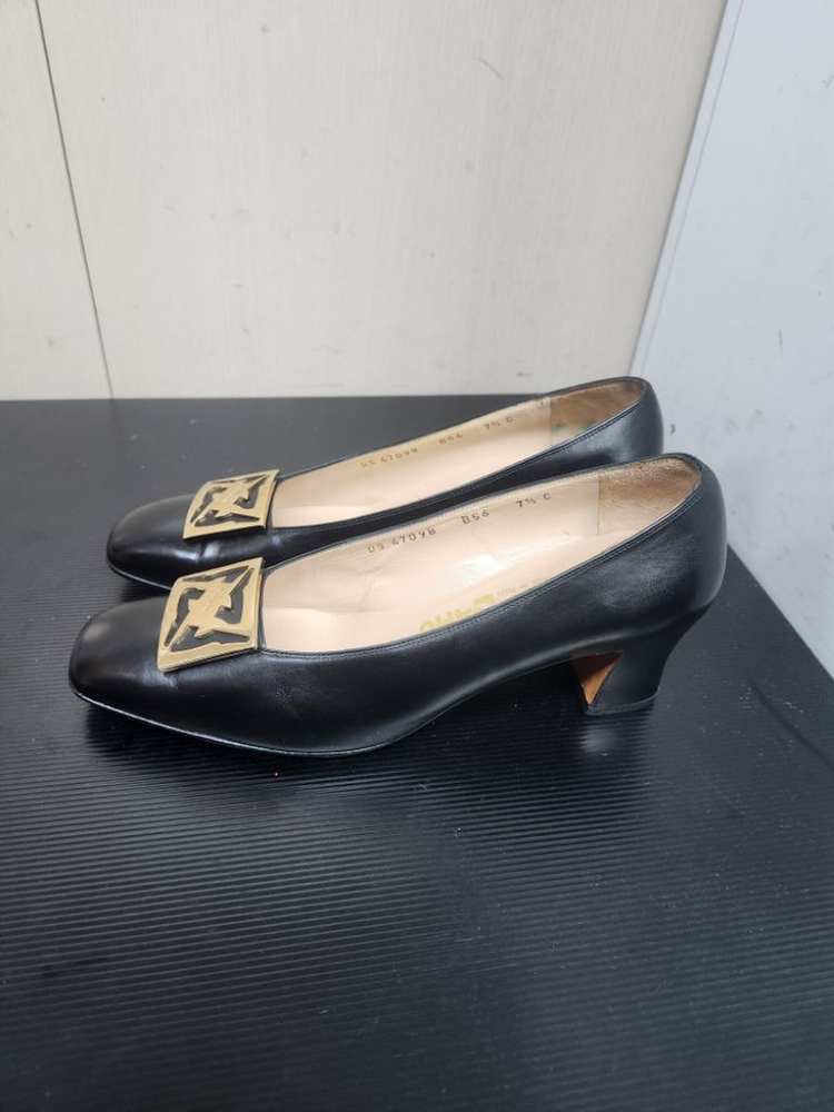 (정품) 페라가모 여성 펌프스 7 1/2(245)--1