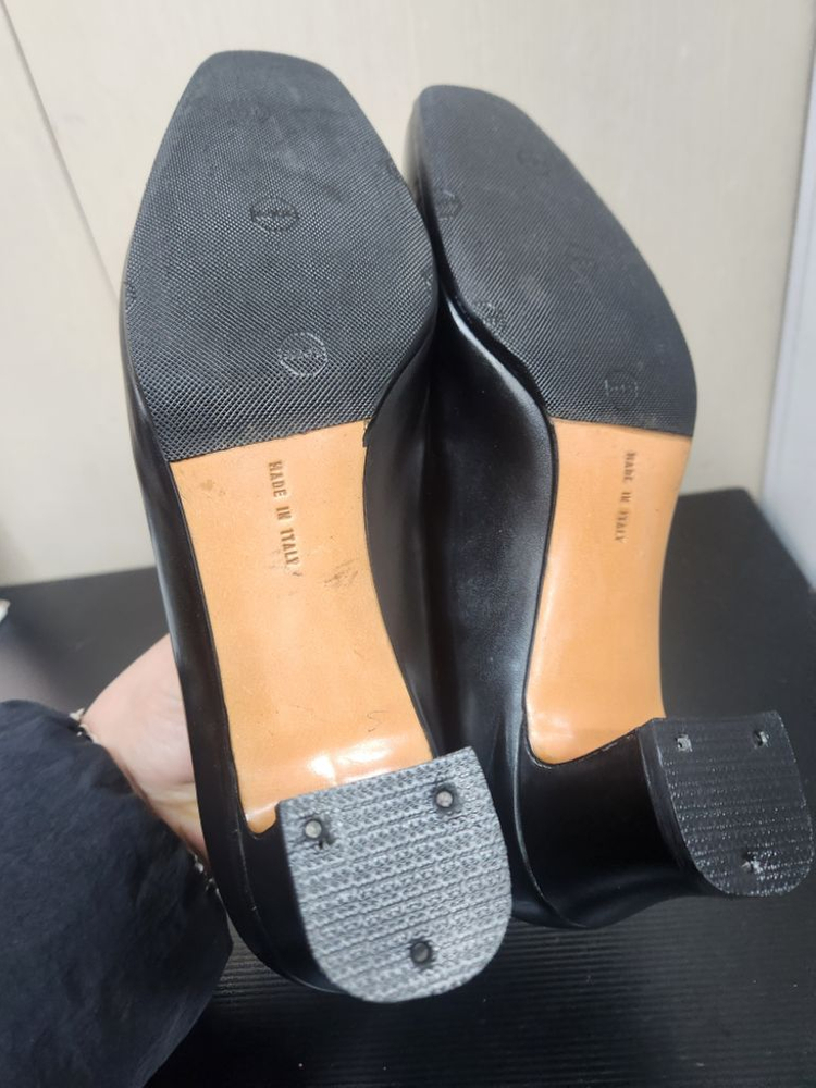 (정품) 페라가모 여성 펌프스 7 1/2(245)--7