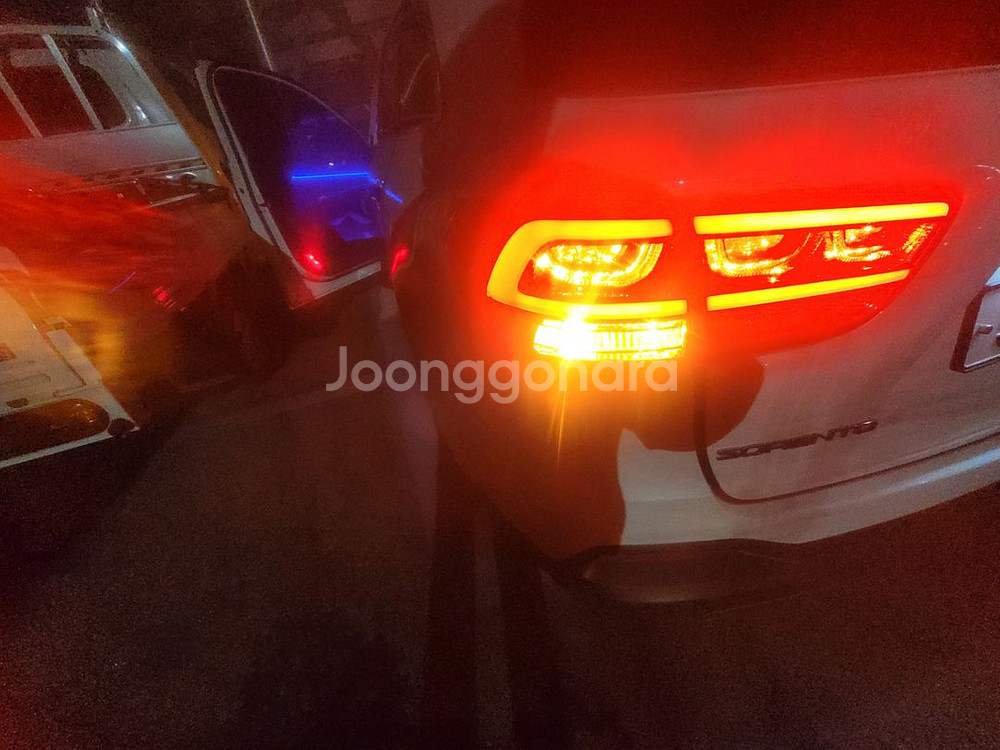 16시 올뉴쏘렌토 테일램프 후미등 팝니다--3