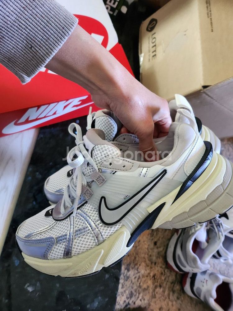 나이키 230사이즈--1
