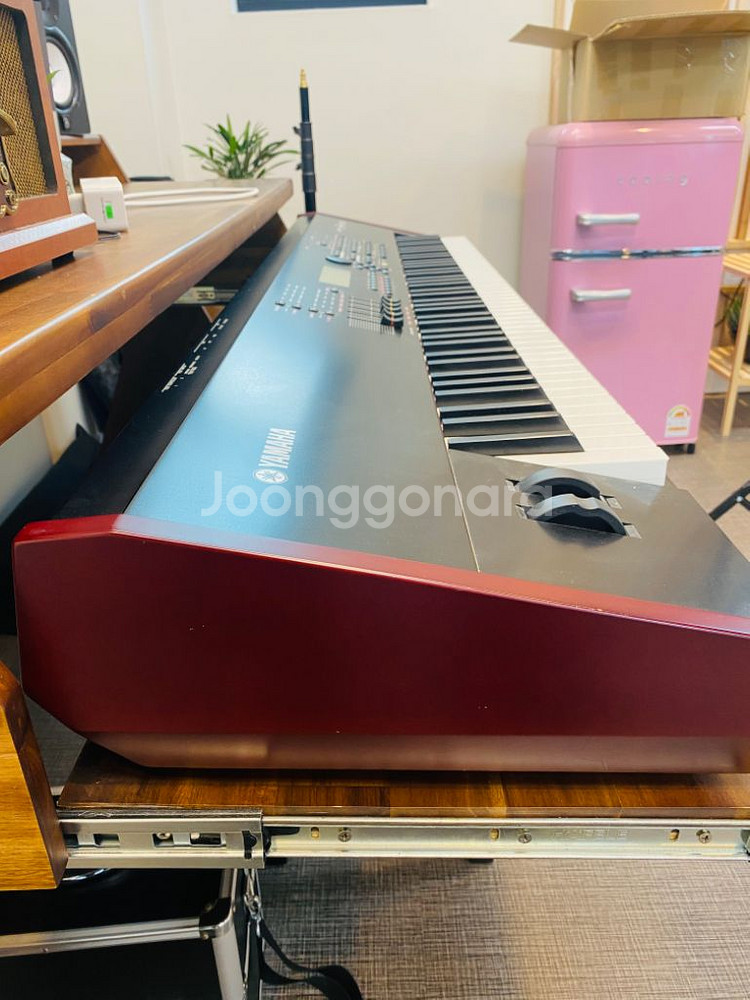야마하 S90ES + 스피커+미디책상 세트판매합니다--1