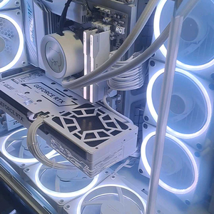 9800x3d 5080 nzxt 리안리 화이트 컴퓨터