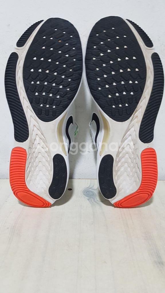택포 255~260 NIKE AIR 리액트 경량 쿠션화--1