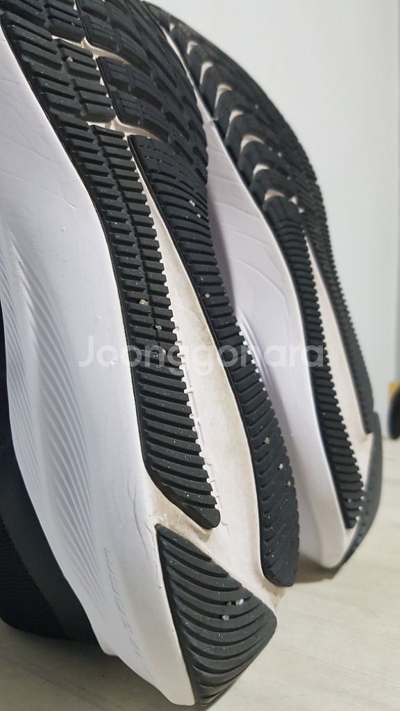 택포 270~275 NIKE 줌에어 경량 왕쿠션 운동화--9