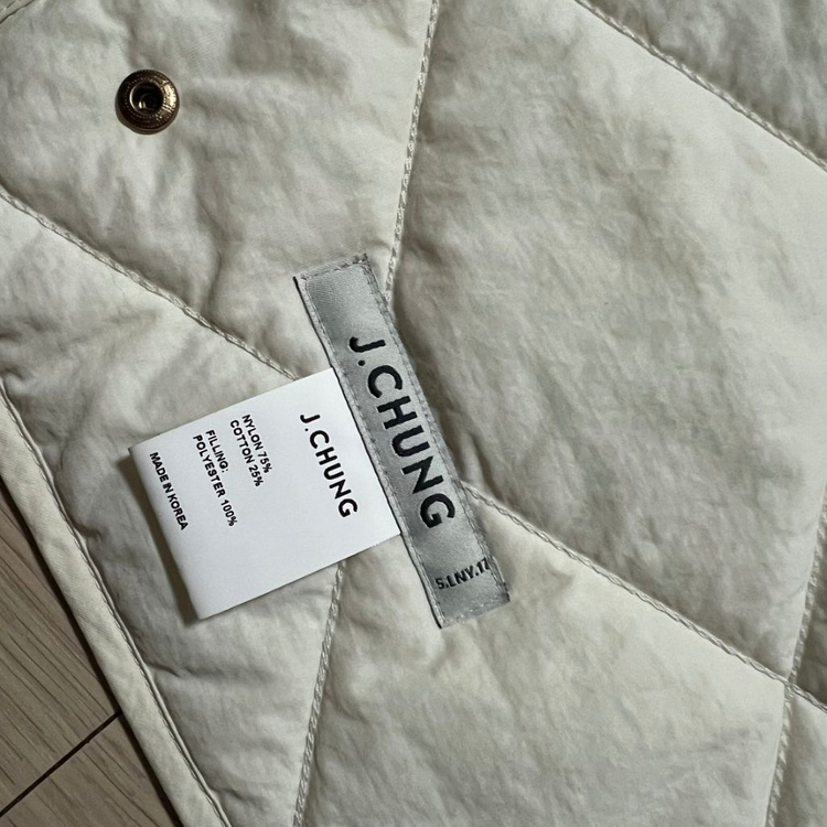 제이청 J.chung lego 누빔 패딩 머플러 어부바 케이프 숄 목도리 아이보리 퀼팅 이미지