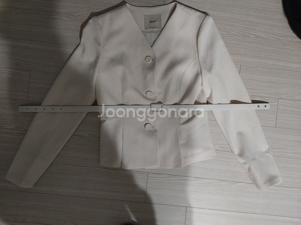 로엠 정장 자켓 봄 자켓 하객룩 페플럼 자켓 새상품--4
