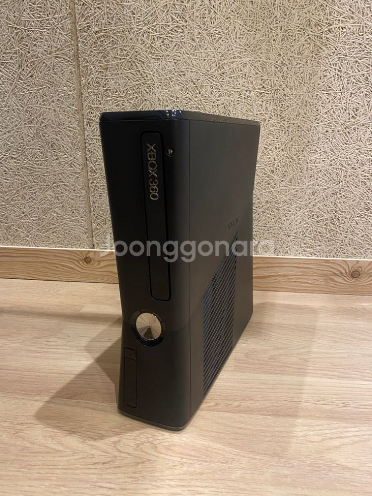 XBOX360 게임기 패키지 + 조이스틱 풀세트 팝니다--1