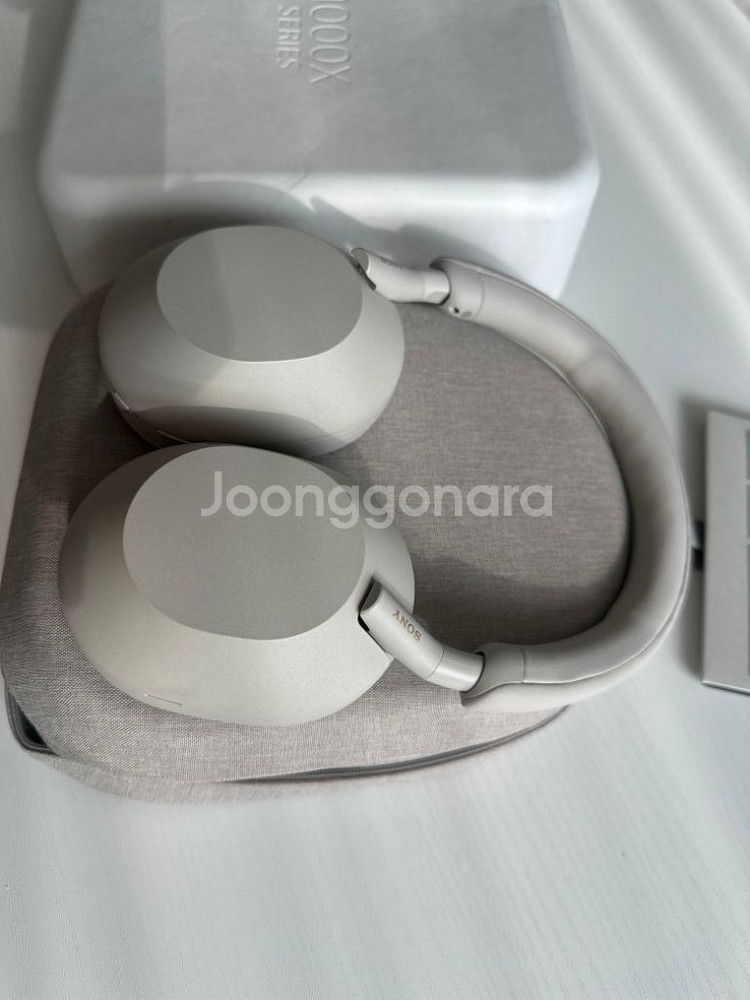 소니 WH-1000XM5 헤드폰--4