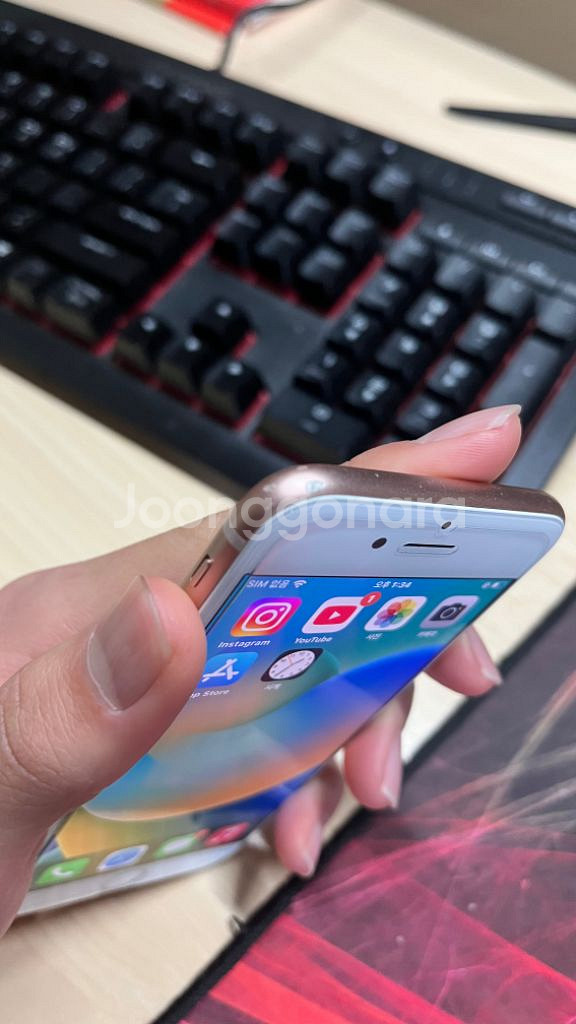 아이폰8 A급 256기가 배터리성능 100--2