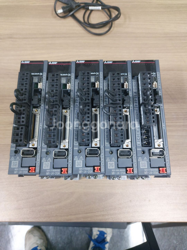 MR-J4-20A 판매합니다--0